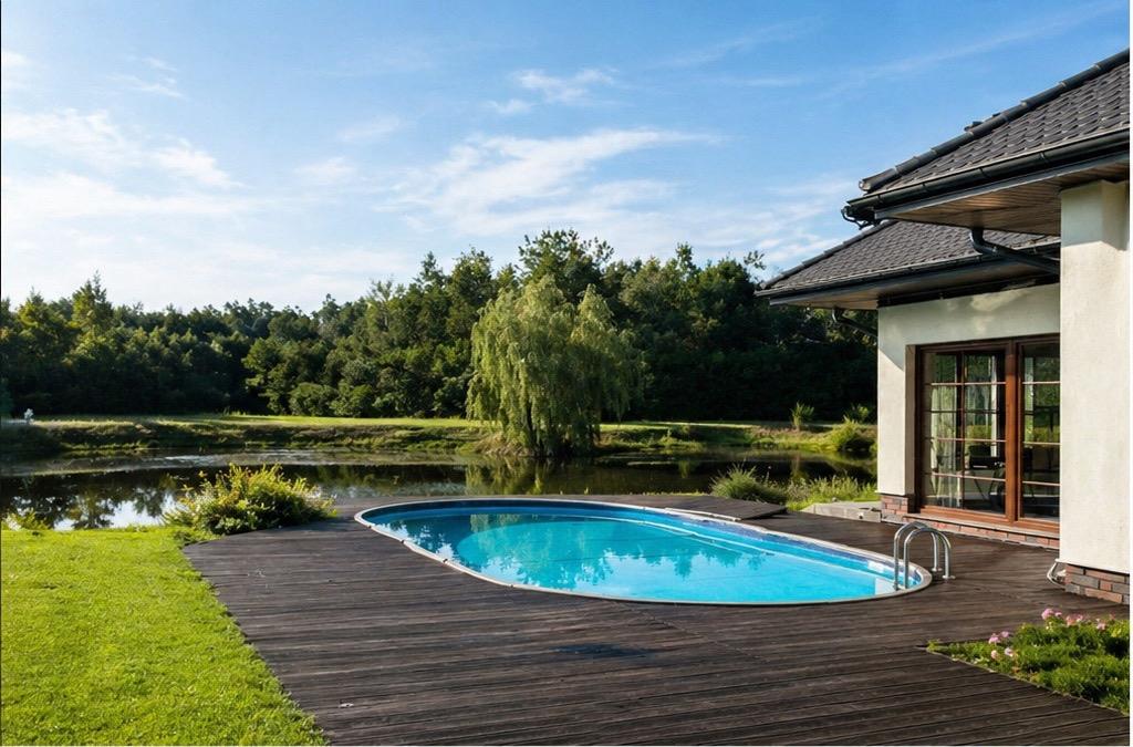 Argentum Private Residence latem — podgrzewany basen odkryty i staw